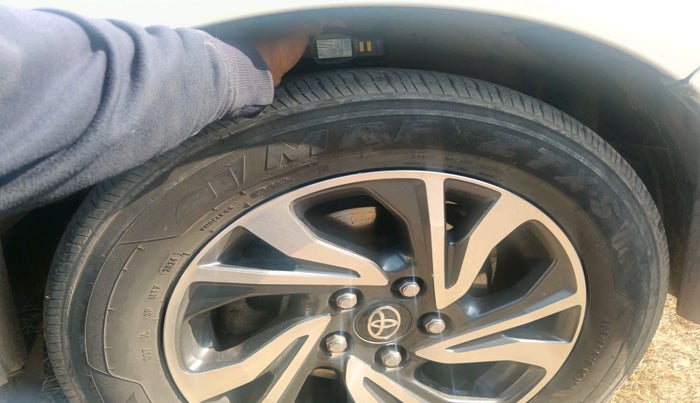 2021 Toyota Innova Crysta 2.4 VX 7 STR, Diesel, Manual, 1,05,899 km, tyre