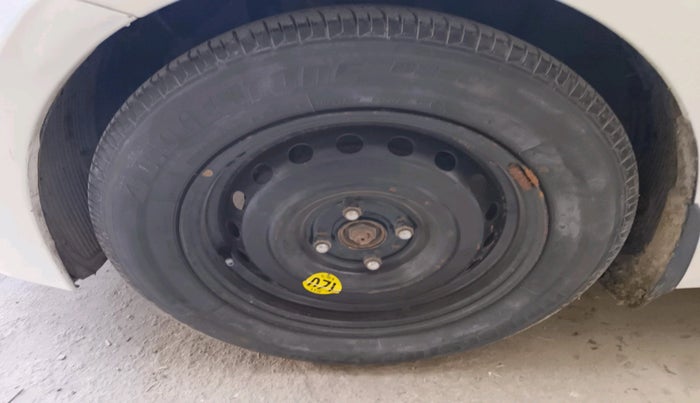 2017 Hyundai Verna 1.6 CRDI SX, Diesel, Manual, 70,971 km, tyre