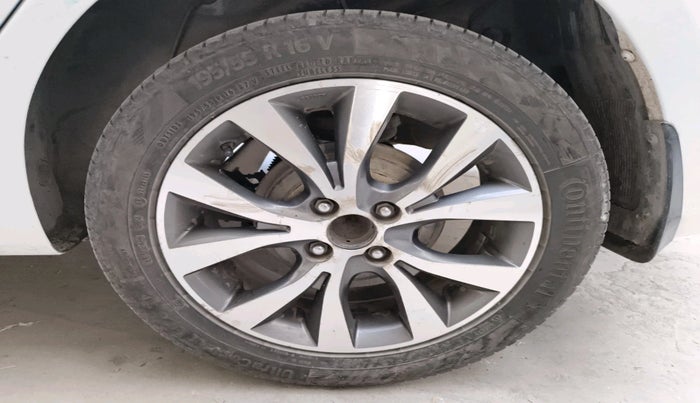 2017 Hyundai Verna 1.6 CRDI SX, Diesel, Manual, 70,971 km, tyre