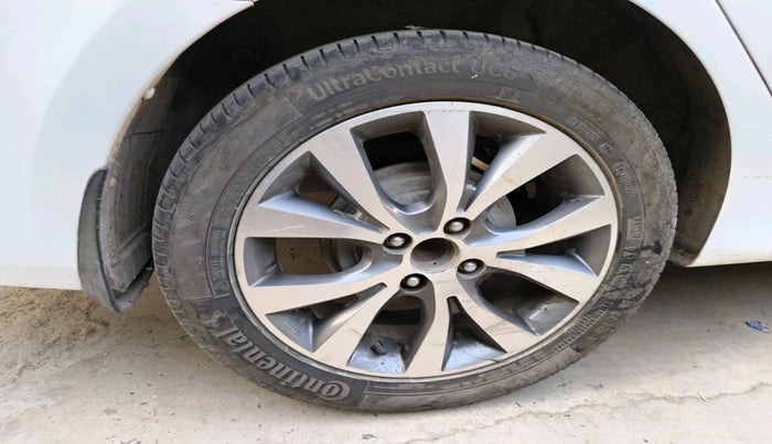 2017 Hyundai Verna 1.6 CRDI SX, Diesel, Manual, 70,971 km, tyre