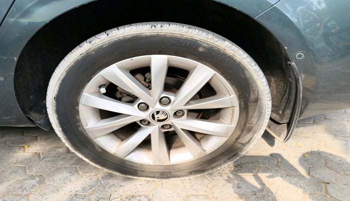 2017 Skoda Octavia 2.0 TDI L&K AT, Diesel, Automatic, 49,318 km, tyre