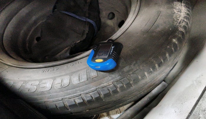 2013 Chevrolet Sail UVA 1.2 BASE, Petrol, Manual, 1,07,331 km, tyre