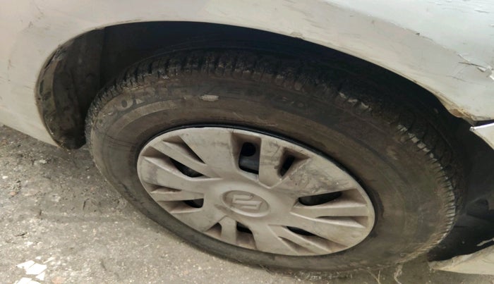 2012 Maruti Swift Dzire VXI, Petrol, Manual, 1,83,866 km, tyre