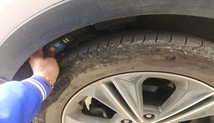 2016 Hyundai Creta SX PLUS AT 1.6 PETROL, Petrol, Automatic, 14,330 km, tyre