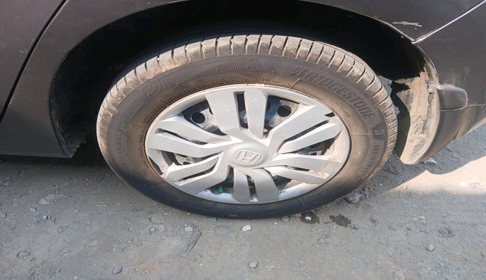 2015 Honda Jazz 1.5L I-DTEC S, Diesel, Manual, 1,33,247 km, tyre