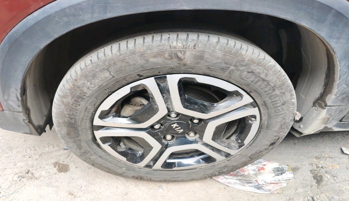 2021 KIA SONET HTE 1.5, Diesel, Manual, 1,11,268 km, tyre