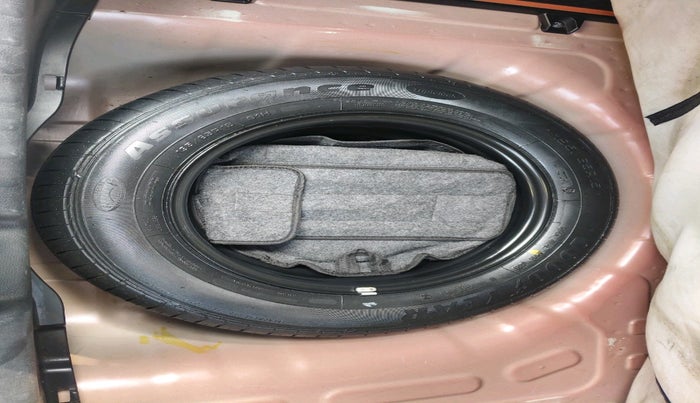 2021 KIA SONET HTE 1.5, Diesel, Manual, 1,11,268 km, tyre