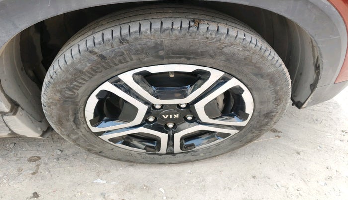 2021 KIA SONET HTE 1.5, Diesel, Manual, 1,11,268 km, tyre