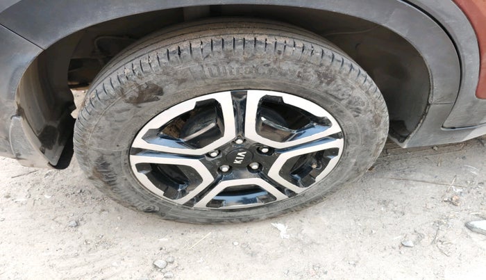 2021 KIA SONET HTE 1.5, Diesel, Manual, 1,11,268 km, tyre