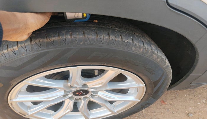 2021 KIA SONET GTX PLUS 1.5, Diesel, Manual, 1,30,602 km, tyre