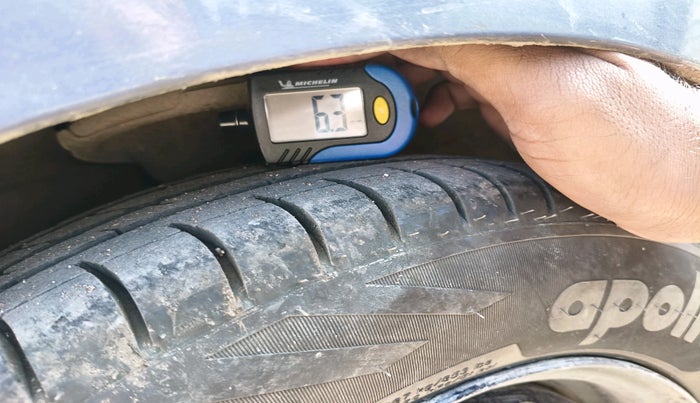 2018 Hyundai Eon ERA +, Petrol, Manual, 46,983 km, tyre