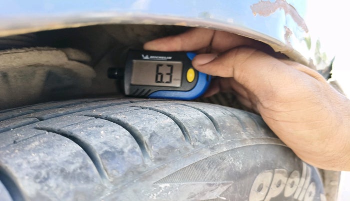 2018 Hyundai Eon ERA +, Petrol, Manual, 46,983 km, tyre