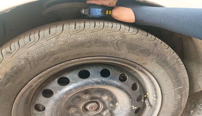 2012 Maruti SX4 VDI, Diesel, Manual, 1,14,932 km, tyre