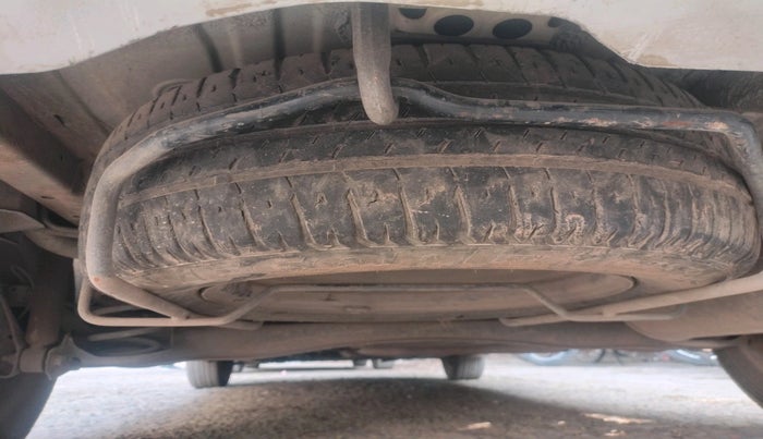 2021 Maruti Ertiga VXI SHVS, Petrol, Manual, 79,697 km, tyre