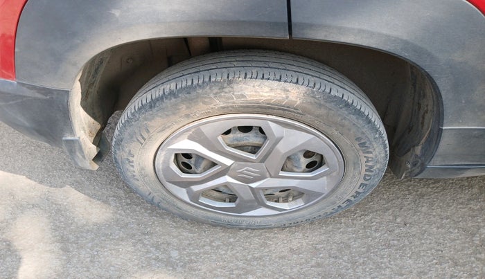 2022 Maruti BREZZA LXI SMART HYBRID, Petrol, Manual, 35,360 km, tyre