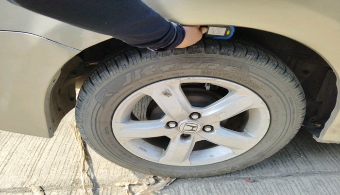 2011 Honda City 1.5L I-VTEC V MT, Petrol, Manual, 1,14,154 km, tyre