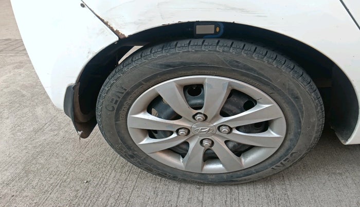 2013 Hyundai Eon MAGNA +, Petrol, Manual, 1,20,041 km, tyre