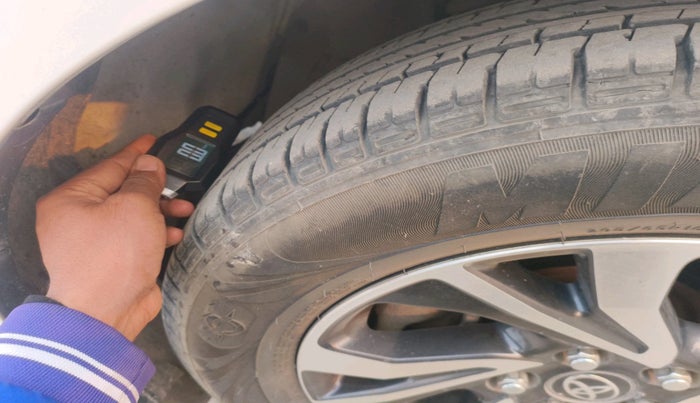 2021 Toyota Innova Crysta 2.4 VX 7 STR, Diesel, Manual, 1,01,563 km, tyre