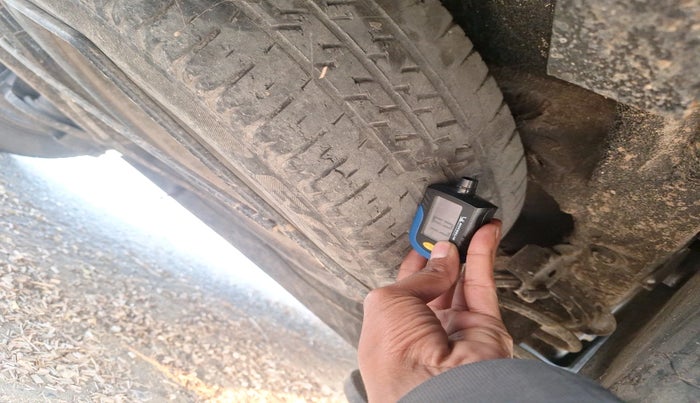 2016 Renault Lodgy 110 PS RXL 8STR, Diesel, Manual, 1,02,593 km, tyre