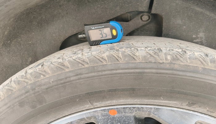 2022 Tata Safari XZA PLUS DARK EDITION, Diesel, Automatic, 44,942 km, tyre