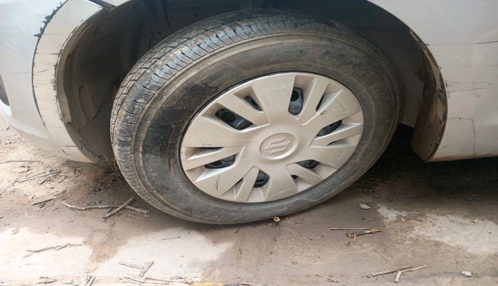2012 Maruti Swift VXI, Petrol, Manual, 47,674 km, tyre