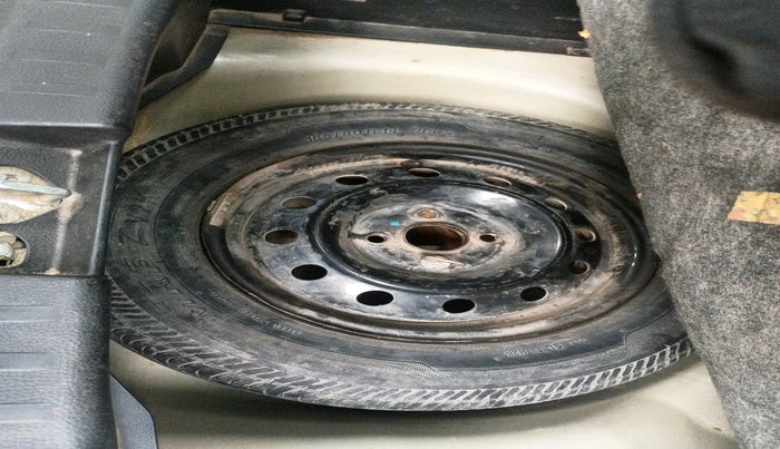 2012 Maruti Swift VXI, Petrol, Manual, 47,674 km, tyre