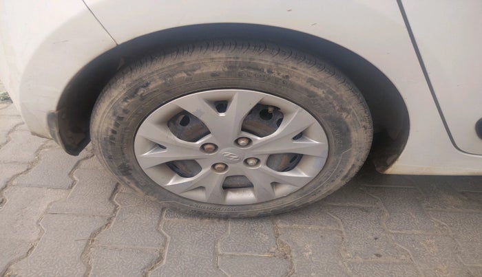 2017 Hyundai Grand i10 SPORTZ 1.2 KAPPA VTVT, Petrol, Manual, 78,116 km, tyre