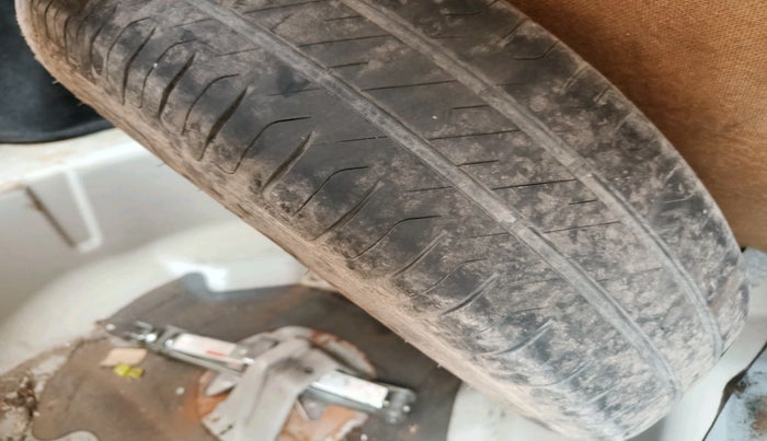 2013 Maruti Swift Dzire VXI, Petrol, Manual, 1,11,139 km, tyre