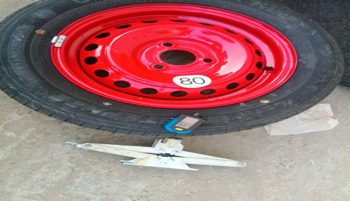 2021 Renault Kwid RXT 0.8, Petrol, Manual, 41,883 km, tyre