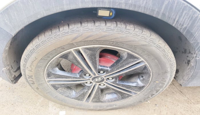 2016 Hyundai Creta SX PLUS AT 1.6 DIESEL, Diesel, Automatic, 1,46,326 km, tyre