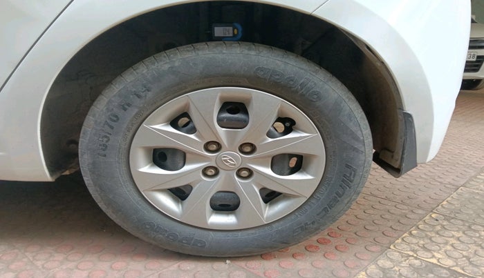 2016 Hyundai Elite i20 MAGNA 1.4 CRDI, Diesel, Manual, 1,18,922 km, tyre