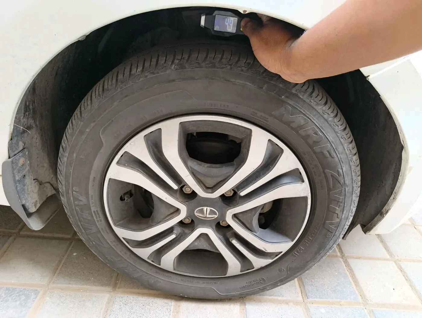 2023 Tata Tiago XT PETROL, Petrol, Manual, 23,333 km, tyre