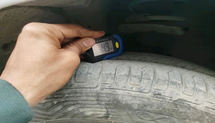 2015 Maruti Swift Dzire VDI, Diesel, Manual, 1,09,225 km, tyre