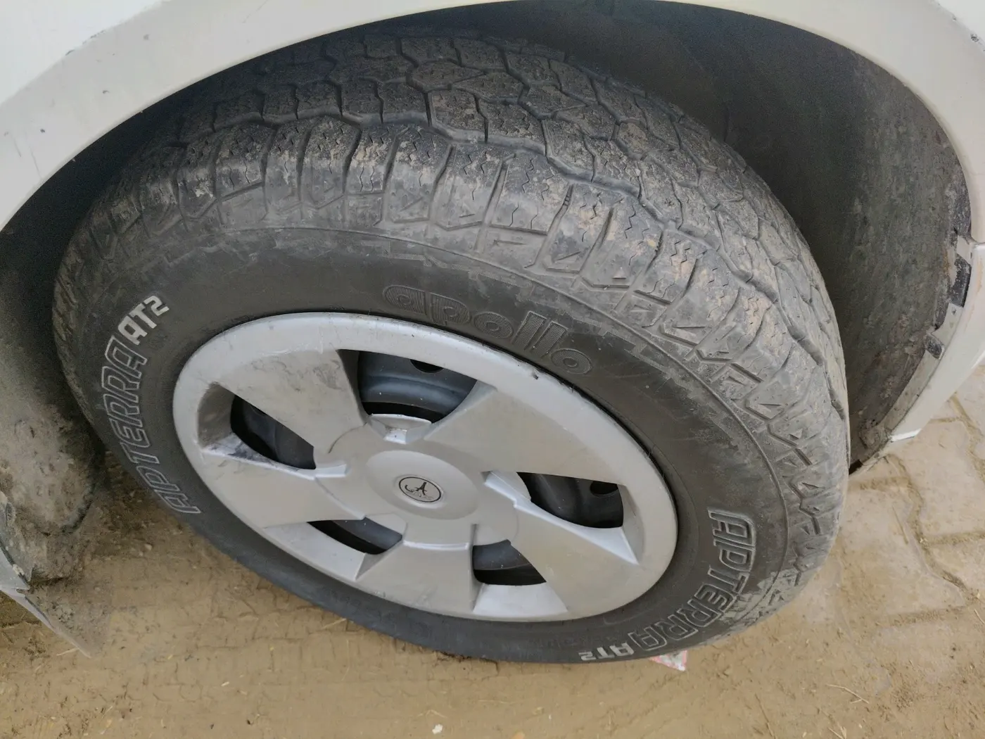 2018 Mahindra XUV500 W4, Diesel, Manual, 86,955 km, tyre