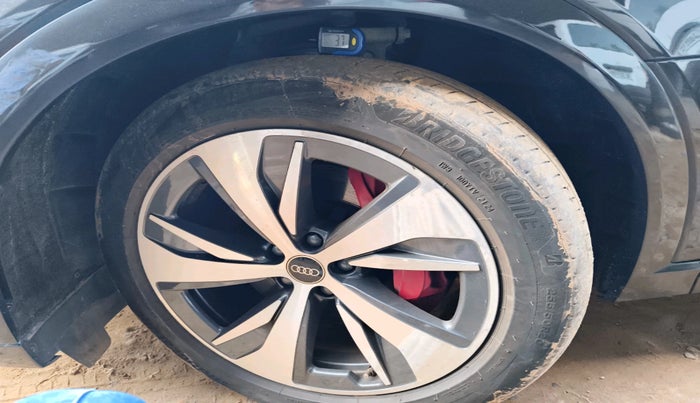 2023 Audi Q8 E-TRON 55, Electric, Automatic, 24,686 km, tyre