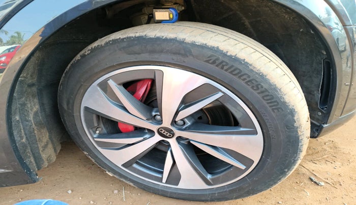 2023 Audi Q8 E-TRON 55, Electric, Automatic, 24,686 km, tyre