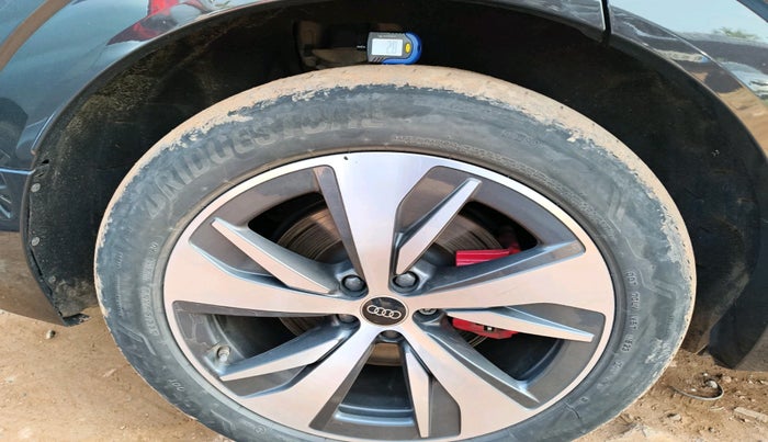 2023 Audi Q8 E-TRON 55, Electric, Automatic, 24,686 km, tyre