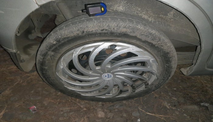 2011 Maruti Wagon R 1.0 VXI, Petrol, Manual, 1,04,739 km, tyre