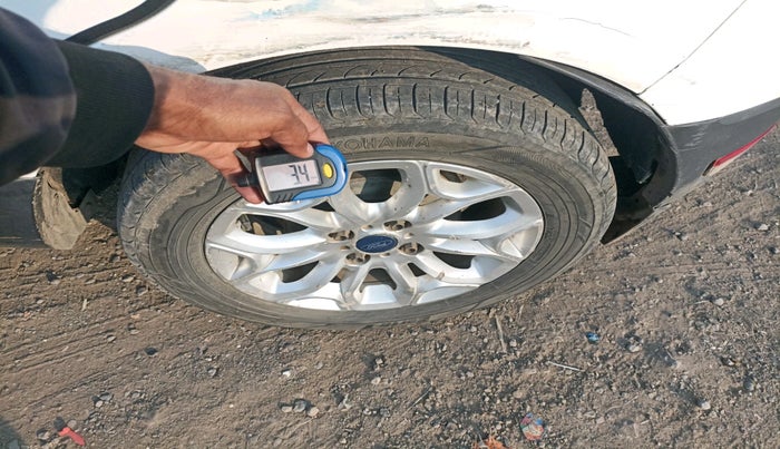 2014 Ford Ecosport TITANIUM 1.5L DIESEL (OPT), Diesel, Manual, 1,32,598 km, tyre