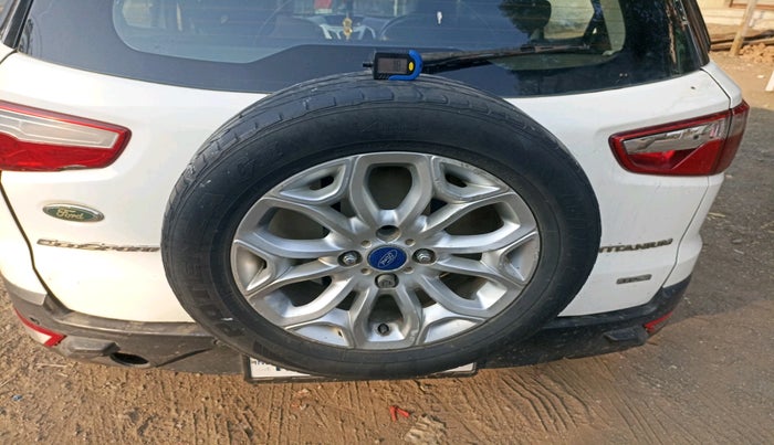 2014 Ford Ecosport TITANIUM 1.5L DIESEL (OPT), Diesel, Manual, 1,32,598 km, tyre