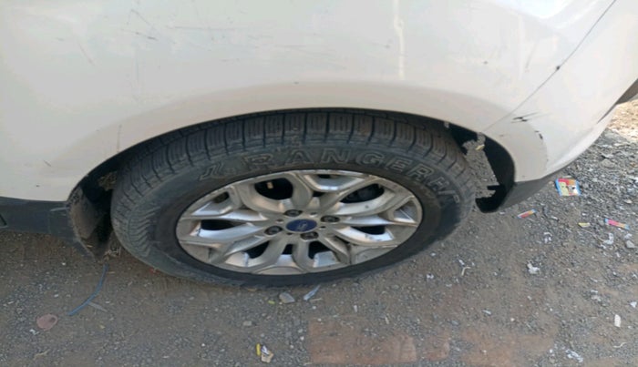 2014 Ford Ecosport TITANIUM 1.5L DIESEL (OPT), Diesel, Manual, 1,32,598 km, tyre