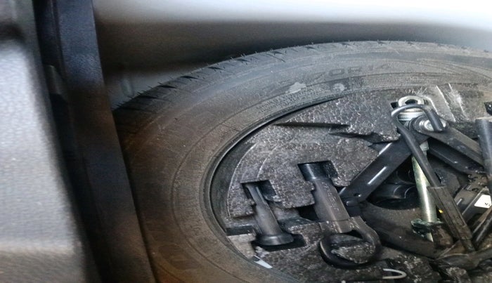 2022 Volkswagen Polo HIGHLINE PLUS 1.0L TSI, Petrol, Manual, 44,161 km, tyre