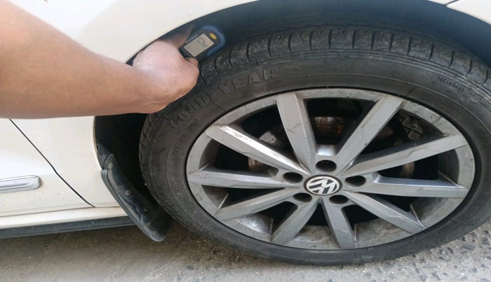 2022 Volkswagen Polo HIGHLINE PLUS 1.0L TSI, Petrol, Manual, 44,161 km, tyre