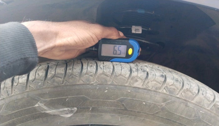 2018 Maruti Swift VXI AMT, Petrol, Automatic, 59,075 km, tyre