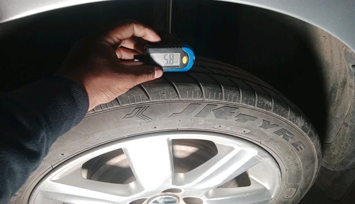 2011 Volkswagen Vento HIGHLINE PETROL AT, Petrol, Automatic, 1,08,136 km, tyre