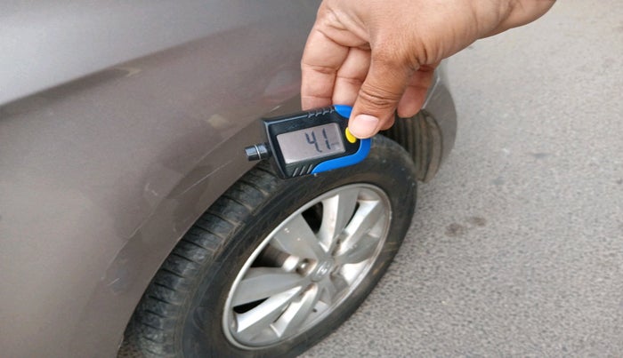 2013 Hyundai i20 SPORTZ 1.2, Petrol, Manual, 43,849 km, tyre