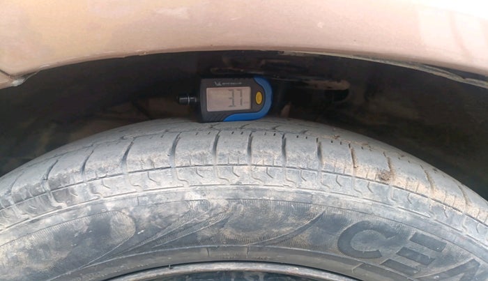 2018 Maruti Dzire VDI, Diesel, Manual, 91,921 km, tyre