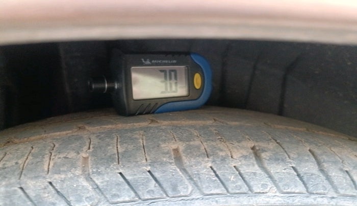 2018 Maruti Dzire VDI, Diesel, Manual, 91,921 km, tyre