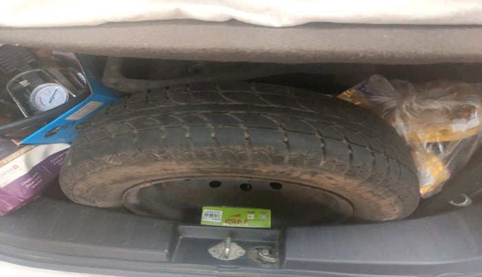 2014 Maruti Wagon R 1.0 LXI, Petrol, Manual, 42,375 km, tyre