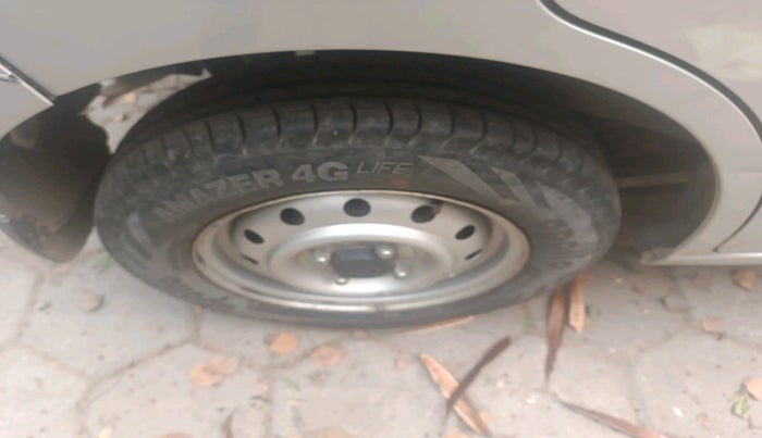 2014 Maruti Wagon R 1.0 LXI, Petrol, Manual, 42,375 km, tyre